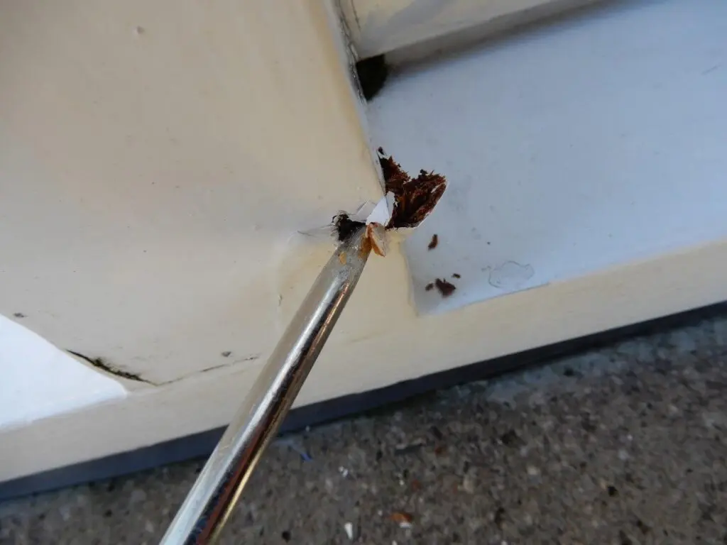 Alleen de meest kwetsbare delen van het kozijn worden vervangen