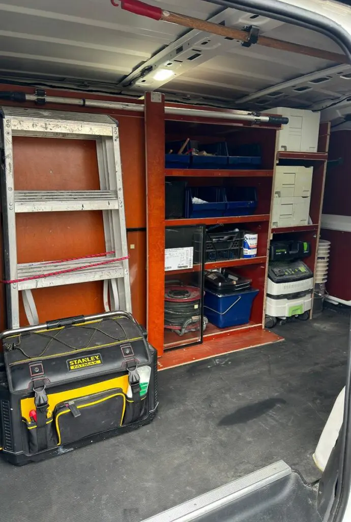 Schildersbus van binnen