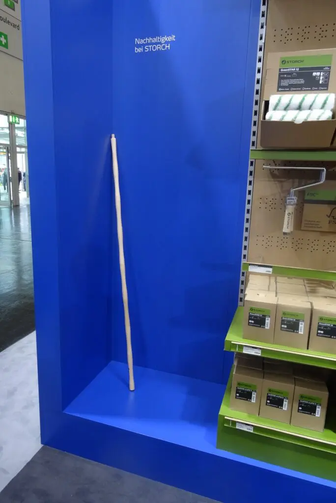 Farbe: houten rolstok