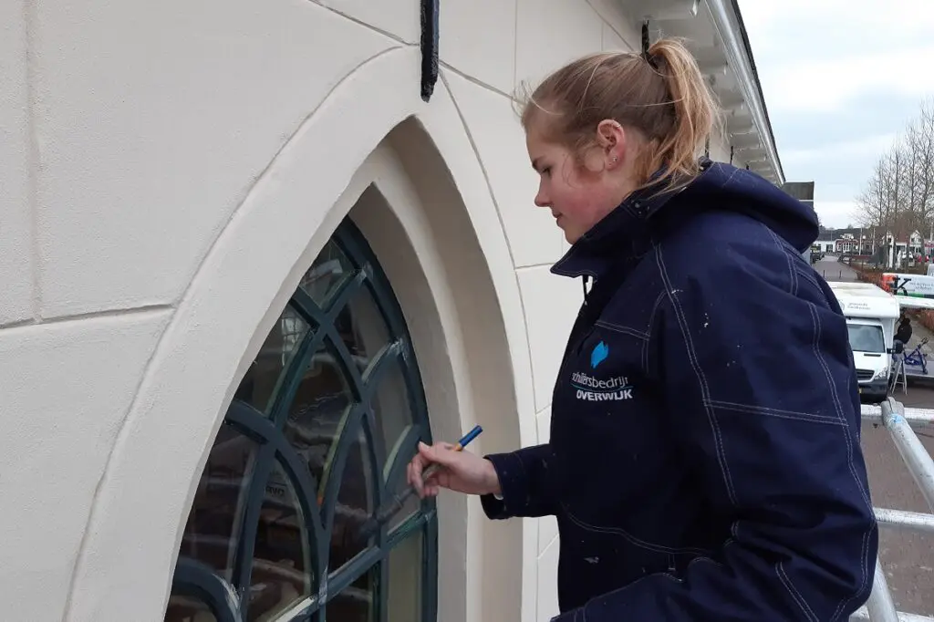 Leerling Vera Gritter bezig aan de Nienoordkapel