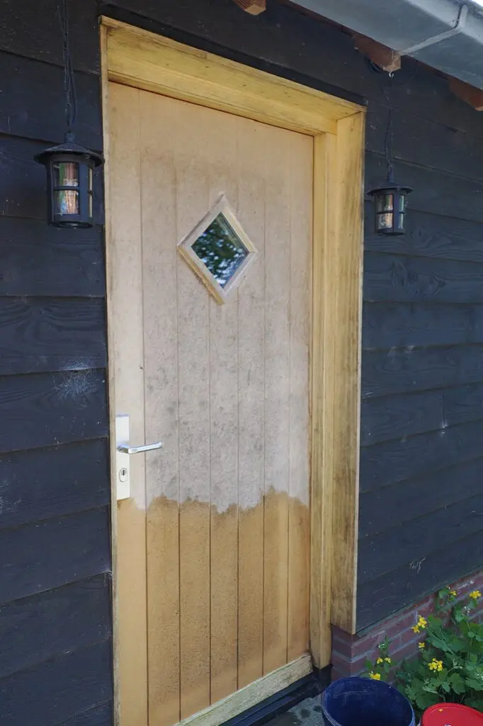 Accoya-hout deur reinigen