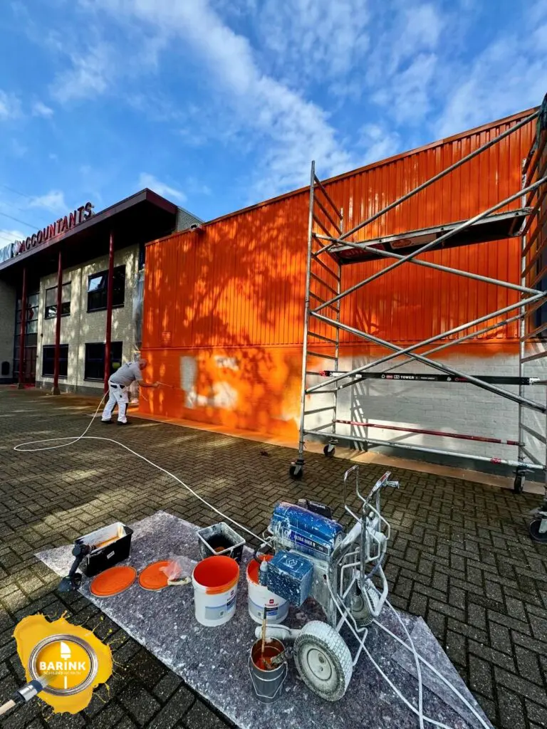 spuitwerk aan pand Ter Heegde