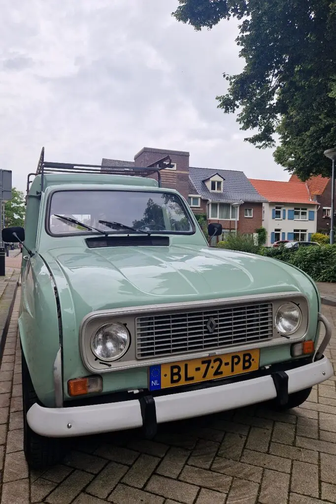 voorkant Renault 4