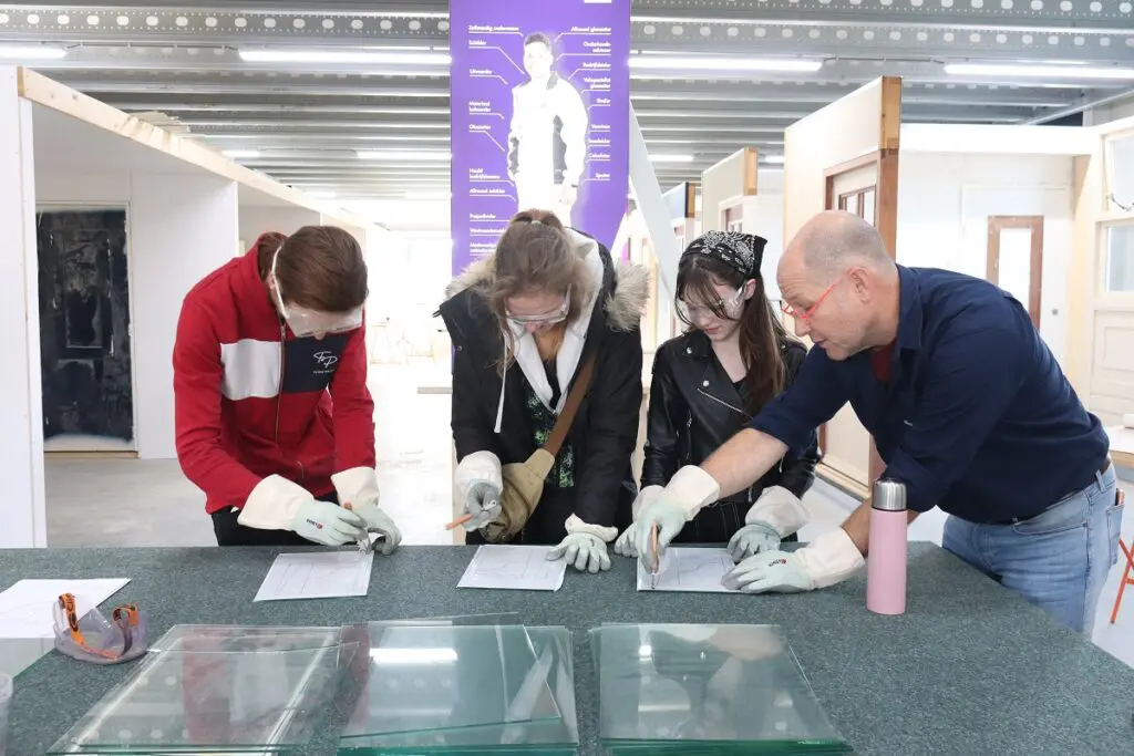 Schildersvakopleiding Lelystad glassnijden