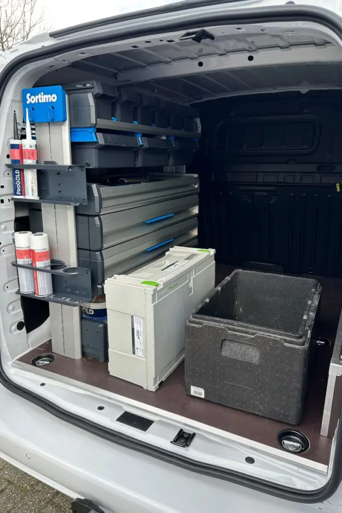 Alfred de Kooter's bus van binnen