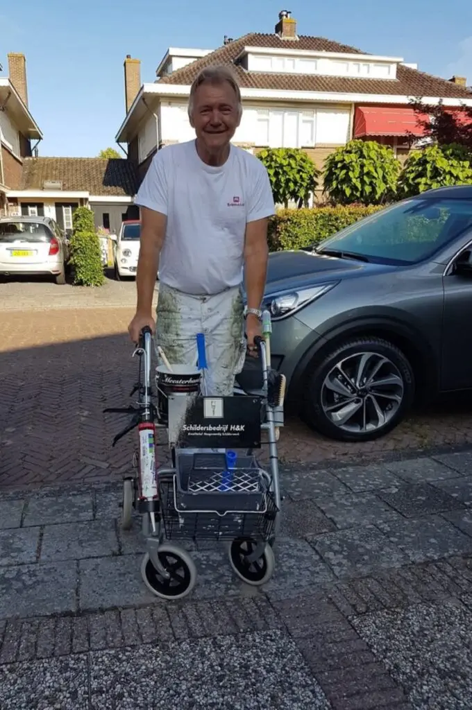Joop Heinsbergen met rollator