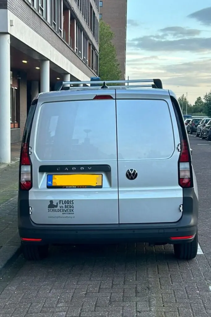 Volkswagen Caddy van Floris van den Berg