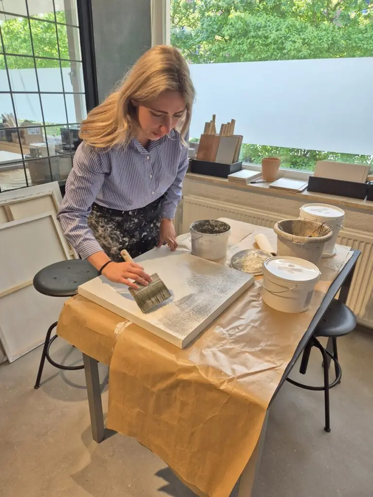 Maaike Beton demonstratie betonlookverf