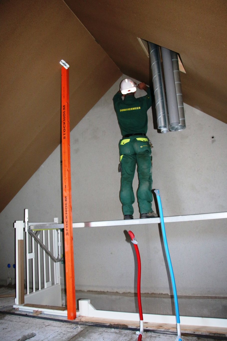 Lokken plafond Absurd Veilig werken tot in de nok • SchildersVAK.nl